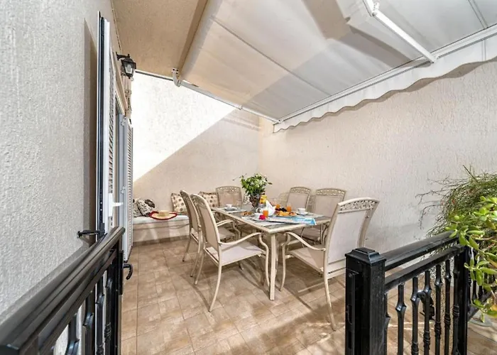Ioannas Luxury Apartment In Istron